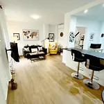 Habitación en casa particular Charming House In Old Town • Angie's Nest Estepona