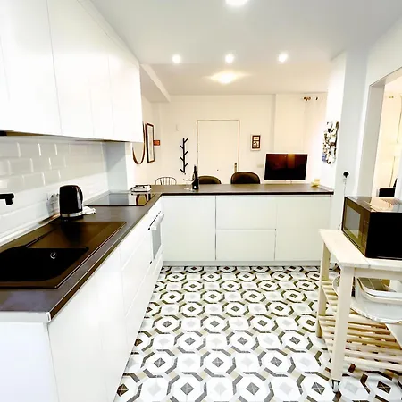 Charming House In Old Town • Angie's Nest * Эстепона